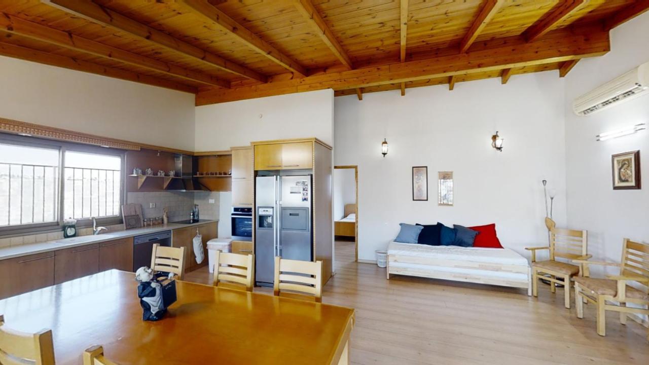 Cozy Wood With Great View To Apartment Nazareth